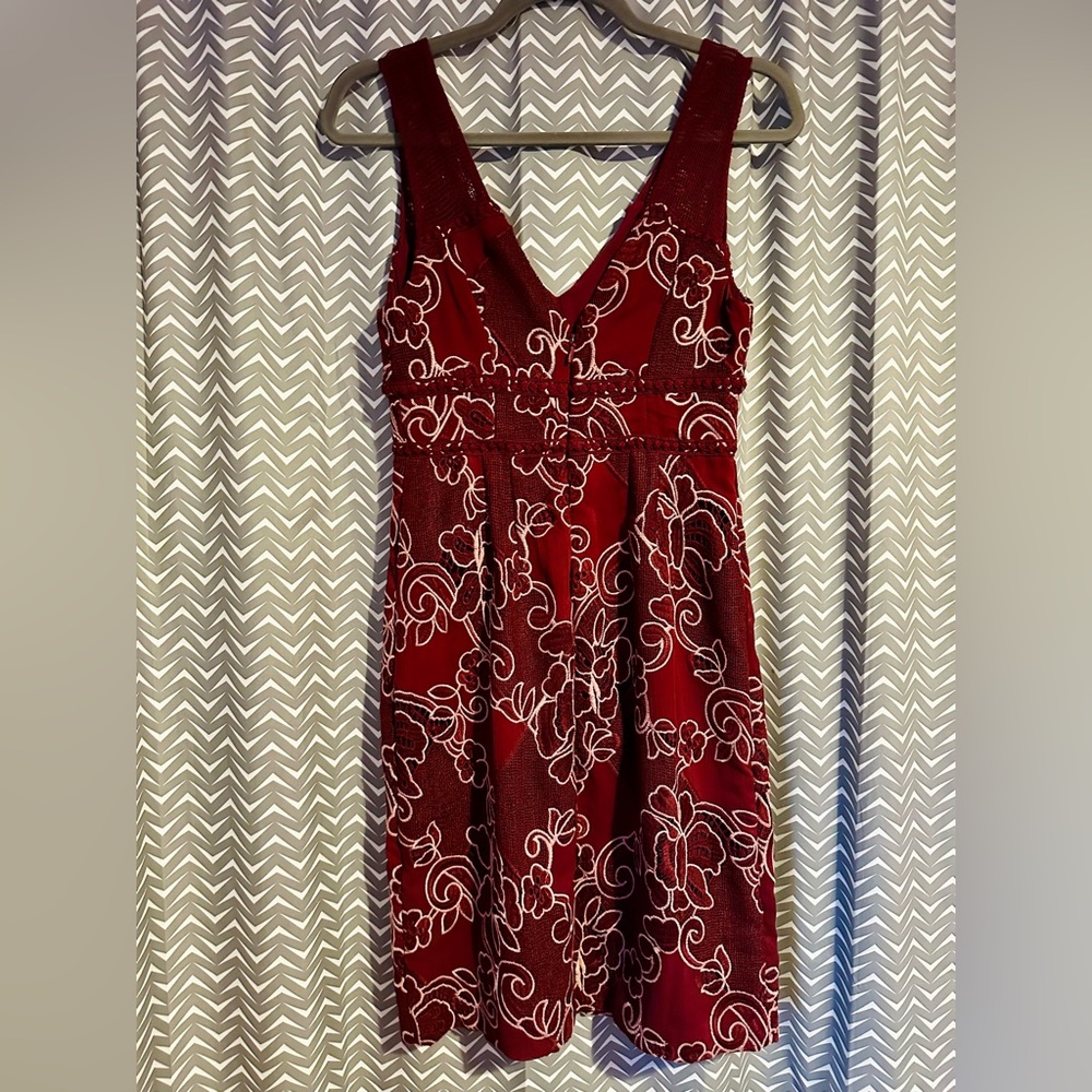 ANTHROPOLOGIE Moulinette Soeurs Burgundy embroidered lace Ariana dress, size 2 - Picture 5 of 8